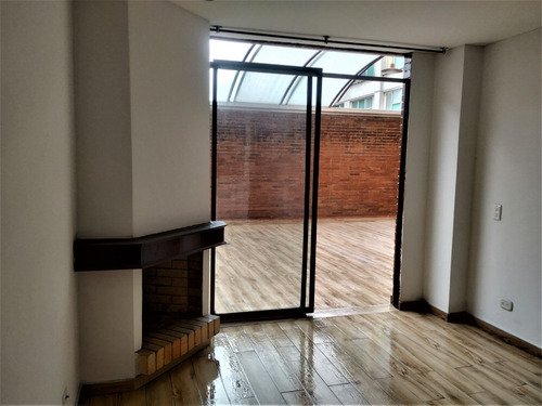 Imagen 4 de 14 de Amplio Aparto-estudio Con Terraza Cubierta De Uso Esclusivo