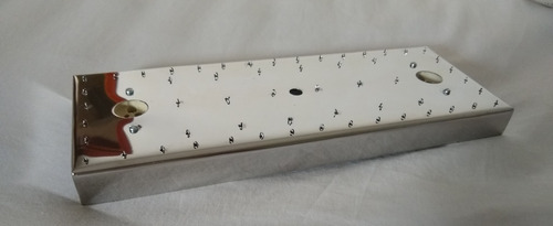 Imagem 2 de 6 de Base De Aço Inox Retangular 32,5 X 12,5 Cm Lustres 56 Furos