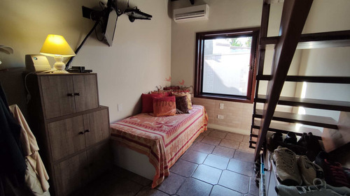 Imagem 25 de 29 de Casa De Condomínio Fechado De Alto Padrão Em Frente A Praia. - V687