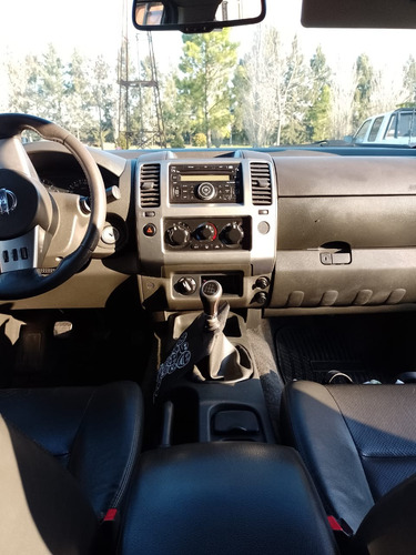 Nissan Frontier 2.5 Le Cab Doble 4x4 Tap. Cuero