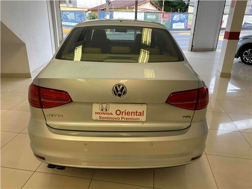 Volkswagen Jetta 2.0 Tsi Highline 211cv Gasolina 4p Tiptroni