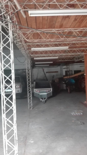 Excelente Local Esquina De 1000 M2 Con Entrada Para Camiones. Canelones. Ciudad