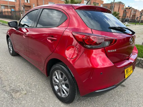 Mazda 2 1.5 TOURING AUTOMATICO HB