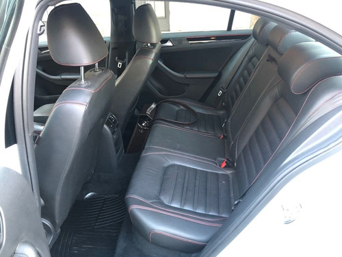Imagen 8 de 12 de Volkswagen Vento Gli 2.0 Tsi 211cv App Connect + Nav