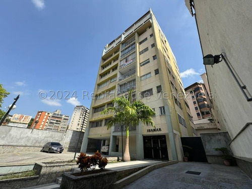 Apartamento En Venta En El Marqués Caracas Amoblado Y Con 2 Puestos De Estacionamiento 24-23845 Mr.