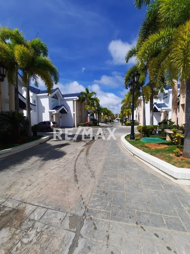 Imagen 4 de 14 de Town House En Margarita