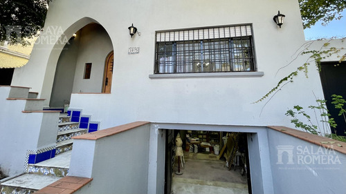 Lindisima Casa Antiga En Olivos Zona Residencial