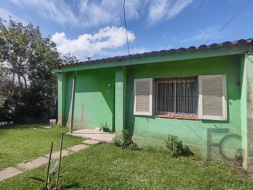 Venta Ezeiza Casa Con 2 Dormitorios Y Parque! Oportunidad!