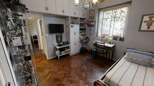 Montevideo Y Posadas - Excelente Piso De Categoría En Recoleta
