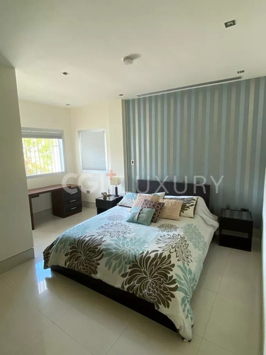Cgi+ Luxury Lecheria Ofrece En Venta Casa En Las Villas.