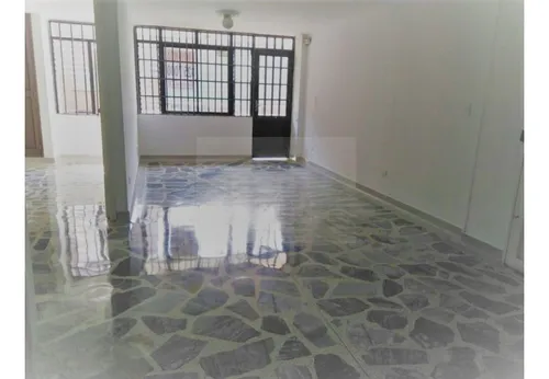 Apartamento Primer Piso En Simón Bolivar