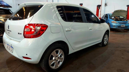 Imagen 4 de 9 de Renault Sandero 2017 1.6 Privilege 105cv