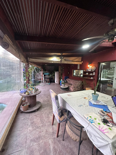 Se Arrienda Amplia Casa En Exclusivo Condominio Sin G/c