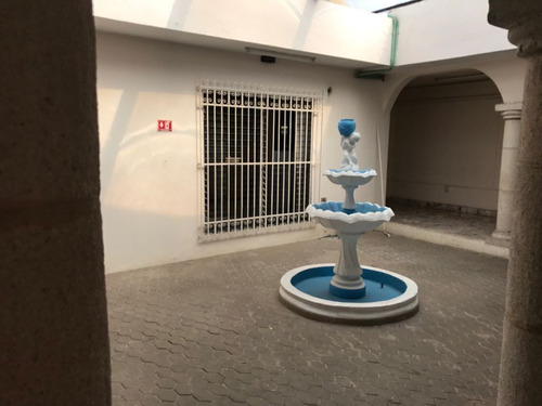Casa En Esquina Para Uso Comercial En Venta