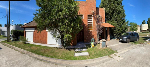 Casa En Venta - 3 Dormitorios 3 Baños - 128mts2 - Country Club El Venado I, Esteban Echeverría