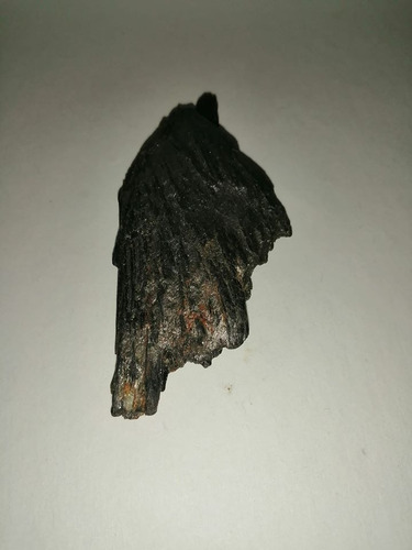 Piedra Energetita Escoba De La Bruja  Cianita Negra 