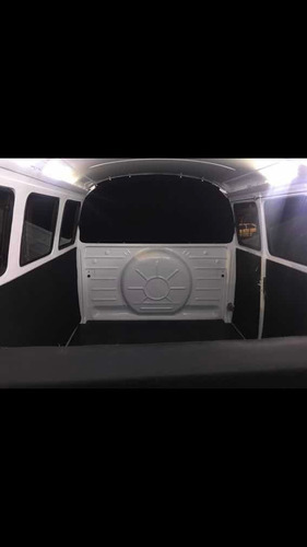 Volkswagen Kombi Vidriada