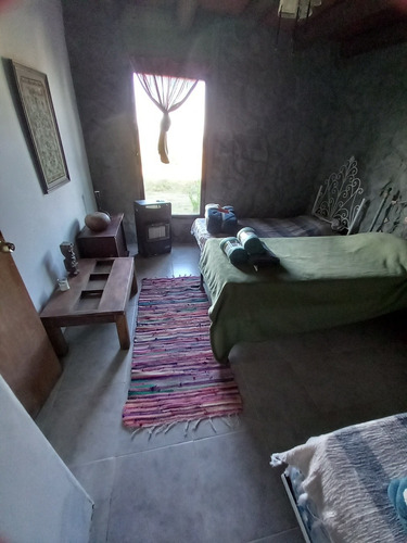 Casa De Piedra, 3 Plantas 2 Decks 3 Dormitorios, 2 Baños.