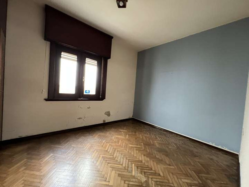 Venta De Casa De 3 Dormitorios Y Garaje En Brazo Oriental