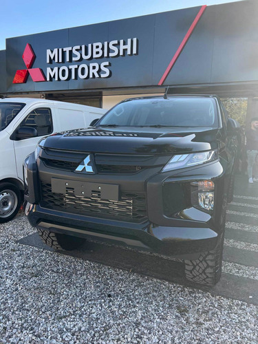Imagen 9 de 16 de Mitsubishi L200 2023 2.4 Di-d High Power 181cv Cuero