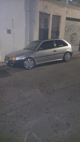 Imagem 1 de 4 de Volkswagen Gol 1996 1.6 3p Gasolina