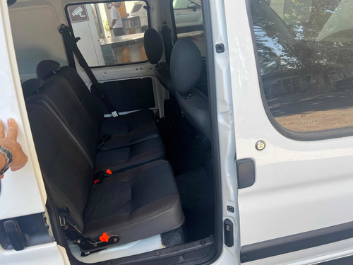 Imagen 8 de 15 de Citroën Berlingo 2018 1.6 Hdi 92 Bussines Mixto