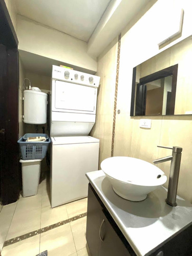 Venta Casas Bote B Lechería Con Piscina Y Muelle Propio