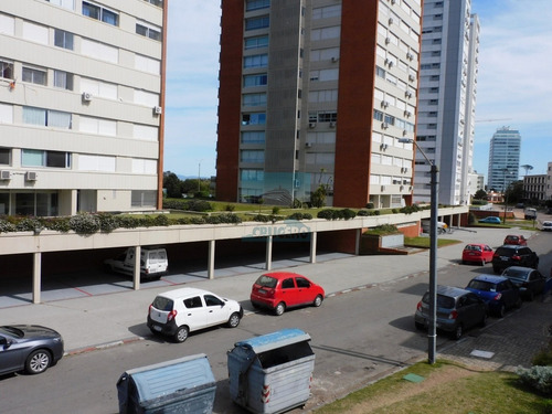 Venta Apartamento 1 Dormitorio En Playa Mansa - Ref: 5701
