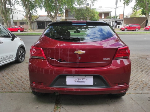 Imagen 4 de 8 de Chevrolet Onix 2017 1.4 Effect 98cv