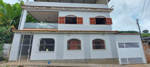 Chácara De 700m2 Com 2 Casas Uma Grande Em Alto Padrão E Uma Casa Menor, No Bairro Centro De Faria Lemos/mg - Com Piscina E Área Goumet, Pronta Para Morar