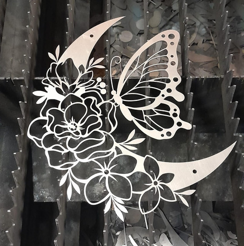 Figura Adorno Colgante Chapa Calada Mariposa 30x30cm Aprox