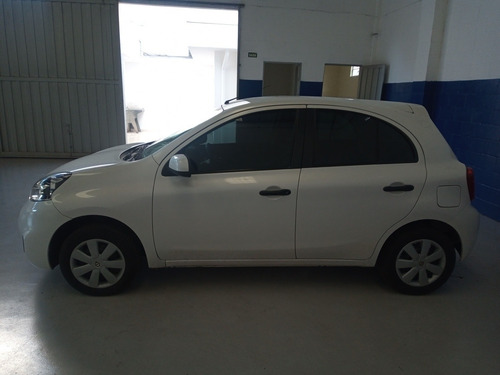 Nissan March 2015 1.0 12v S 5p