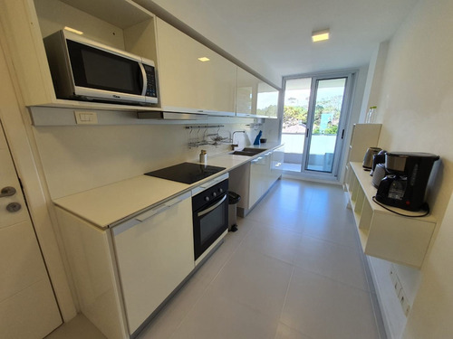 Imagen 9 de 25 de Apartamento En Venta De 3 Dormitorios En Playa Mansa (ref: Lij-5157)
