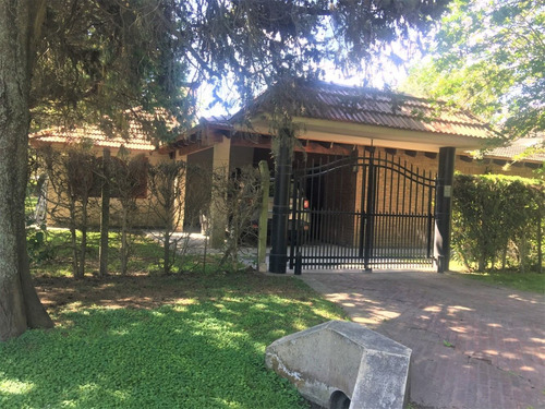 Imagen 5 de 14 de Pilar - Robles Del Monarca - Venta Retasada!! Casa En Amplio Terreno -