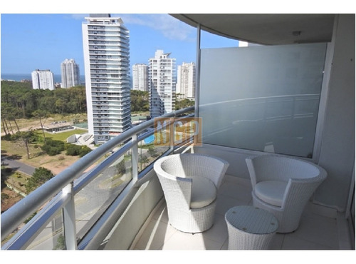 Imagen 18 de 30 de En Exclusividad Departamento De Metraje De 2 Dormitorios Transformado En Loft Roosevelt, Punta Del Este Piso Alto Con Vista Al Mar!