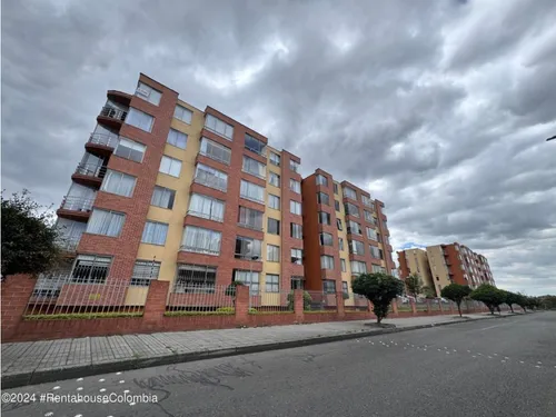 Apartamento En Modelia Occidental Rah Co: 25-142