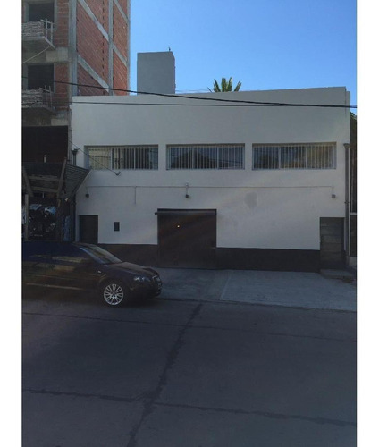 Imagen 1 de 8 de Edificio De Oficinas Y Cocheras.