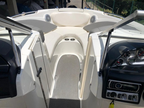 Imagem 14 de 15 de Lancha Bayliner 25 Pés