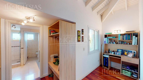 Tour 360º - Casa Al Lago Con Cuatro Dormitorios En Los Sauces