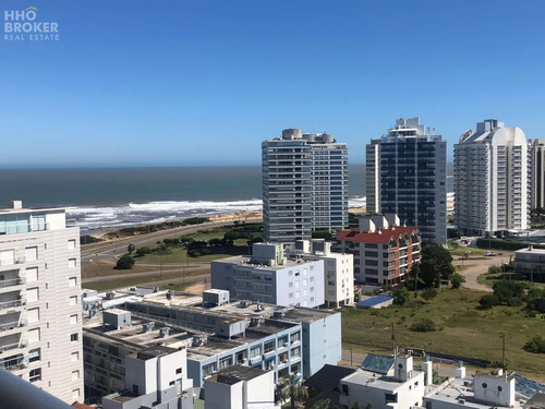 Alquiler Departamento De 2 Dormitorios, Icon Brava Tower. Playa Brava. Punta Del Este.