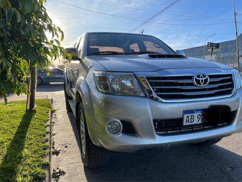 Toyota Hilux 3.0 Cd Srv Cuero I 171cv 4x2