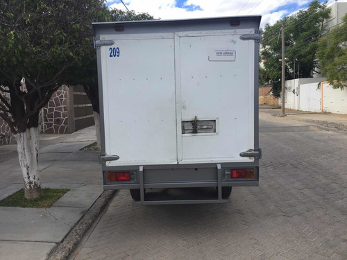 Nissan Np300 2.4 Chasis Dh Mt 2015
