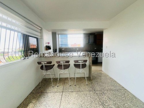 Jean Pavon Tiene Excelente Apartamento En Venta En El Este De Barquisimeto Lara 1 8 5 5 8