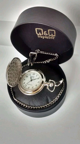 Imagen 1 de 3 de Reloj De Bolsillo Estilo Retro Antiguo Q&q Con Tapa Y Cadena