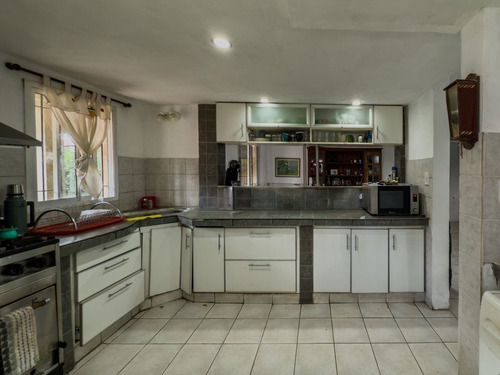 Casas En Venta Con Parque Y Pileta City Bell