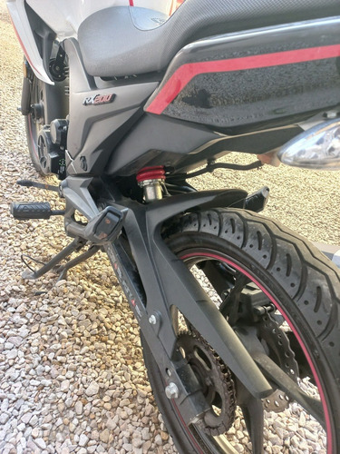 Imagen 8 de 17 de Zanella Rx 200cc Next Moto + 2 Cascos