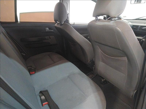 Imagem 10 de 12 de Volkswagen Fox 1.0
