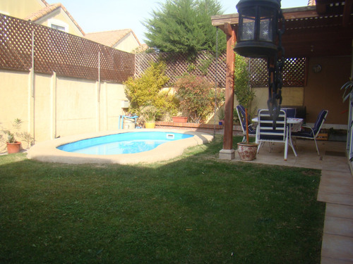 Linda Casa Excelente Estado De Mantencion Condominio 5d Y 3b