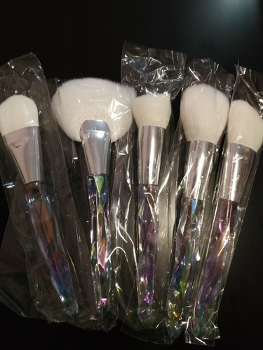 Imagen 2 de 3 de Brochas De Maquillaje Tipo Cristal Suaves Y Hermosas Fashion