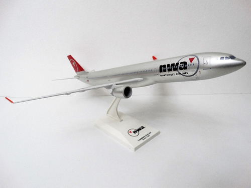Northwest Airlines Airbus A330-300 Avión A Escala Skymarks